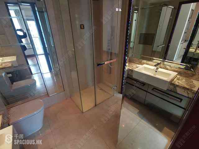 Wan Chai - The Avenue Phase 1 06