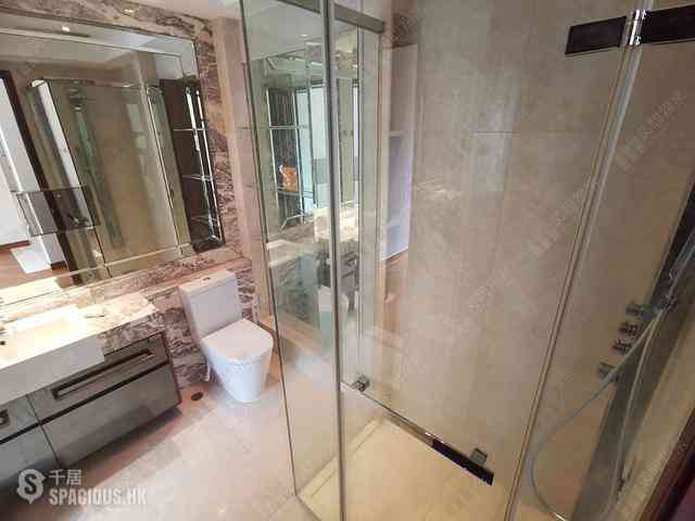 Wan Chai - The Avenue Phase 1 07