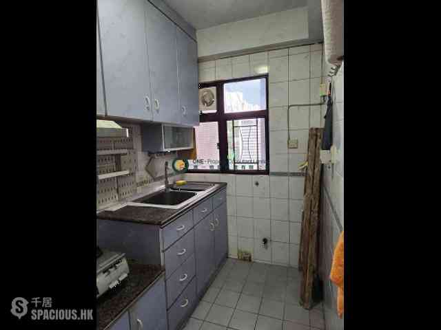 Sai Ying Pun - Kwong Fung Terrace 03