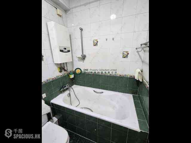 Sai Ying Pun - Kwong Fung Terrace 06
