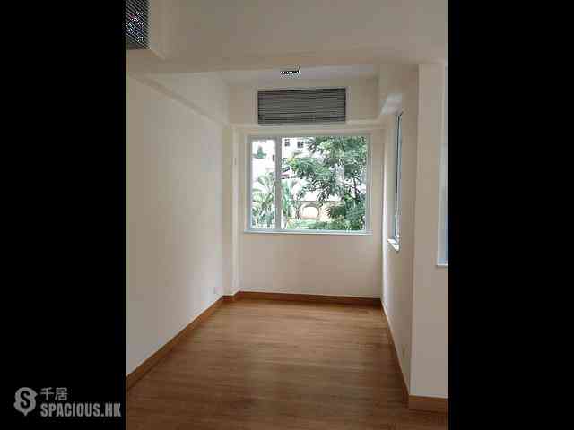 Soho - Kwan Fat Building (House) 04