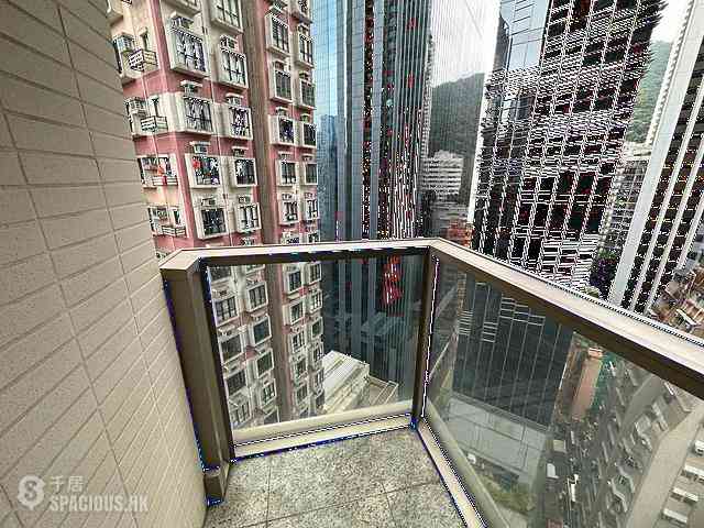 Wan Chai - The Avenue Phase 1 Block 5 05