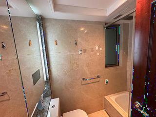 Wan Chai - The Avenue Phase 1 Block 5 06