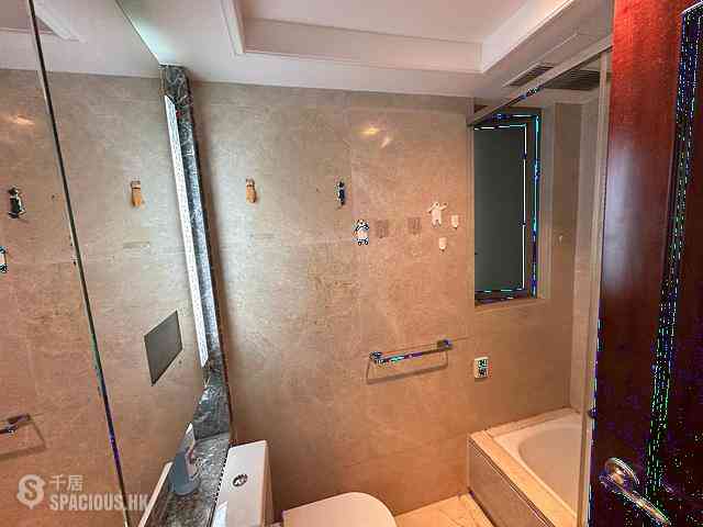Wan Chai - The Avenue Phase 1 Block 5 06