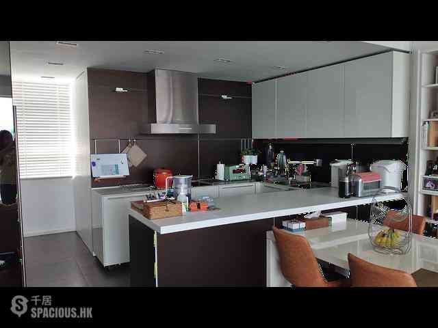 Chung Hom Kok - Cypresswaver Villas 07