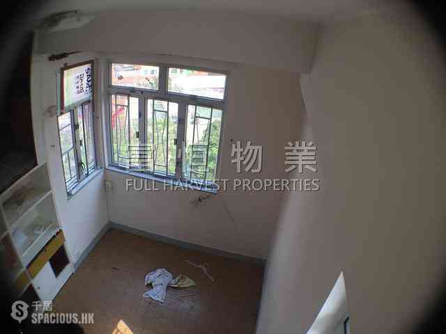 Shau Kei Wan - Tung Fai Building 04