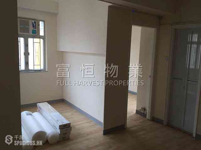 Shau Kei Wan - Tung Fai Building 05