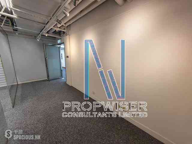 Tsim Sha Tsui East - New Mandarin Plaza - Tower A 04