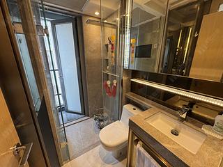 Sai Ying Pun - King's Hill 03