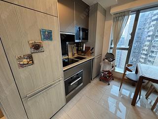 Sai Ying Pun - King's Hill 05