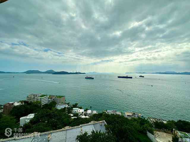 Pok Fu Lam - Villas Sorrento 04