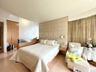Pok Fu Lam - Villas Sorrento 06
