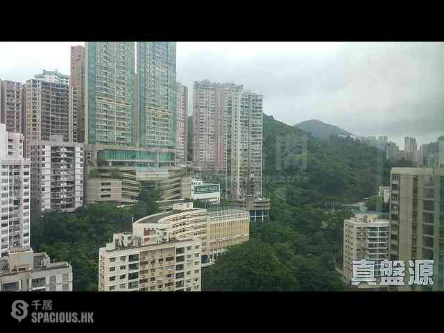 Fortress Hill - Le Sommet Block 2 01