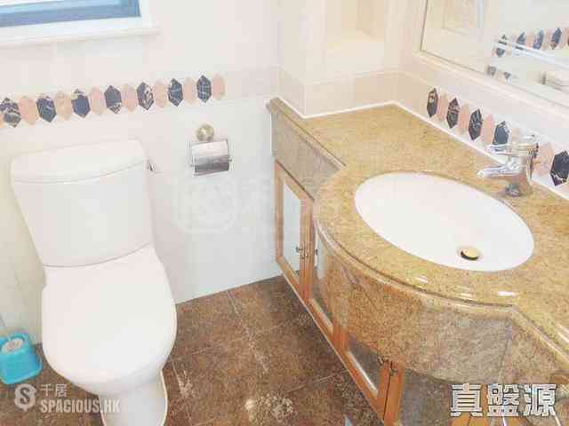 Fortress Hill - Le Sommet Block 2 04