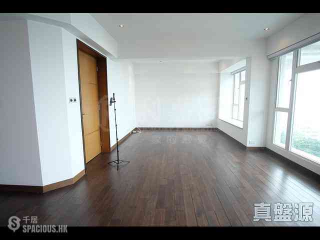 Pok Fu Lam - Villas Sorrento 02