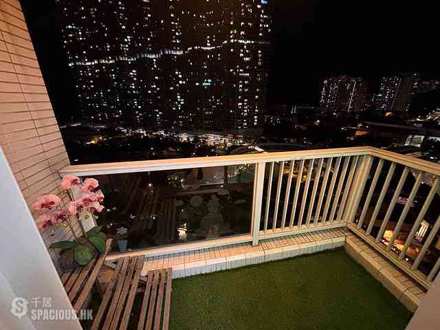 Tung Chung - Coastal Skyline Phase 4 Le Bleu Deux Block 2 01