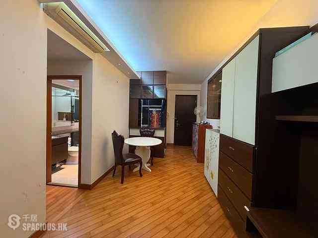 Tung Chung - Coastal Skyline Phase 4 Le Bleu Deux Block 2 11