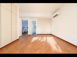 Pok Fu Lam - Pine Grove Block 4 11
