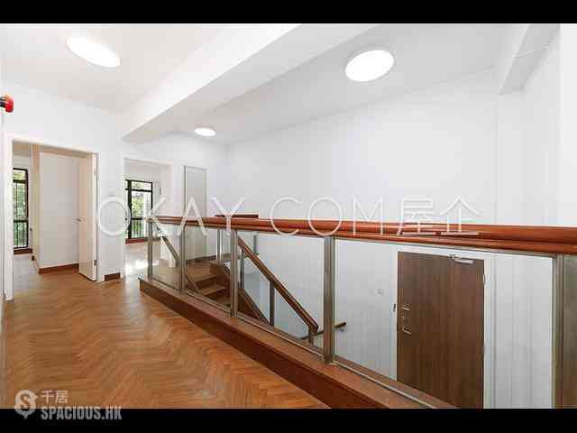 Pok Fu Lam - Pine Grove Block 4 17