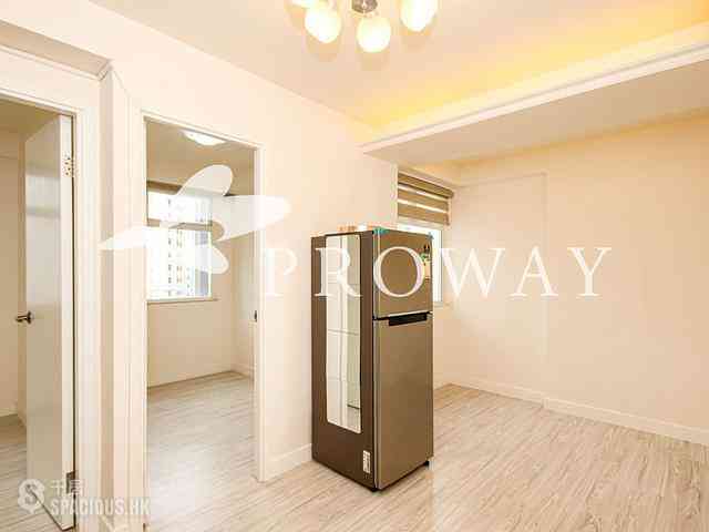 Sai Ying Pun - Fook Moon Building 01