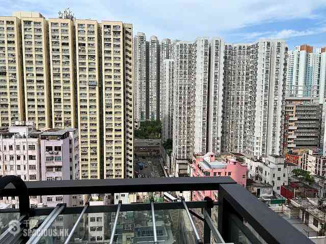 Sai Wan Ho - Parker 33 08