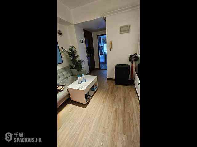 Sai Ying Pun - 393, Queen's Road West 02