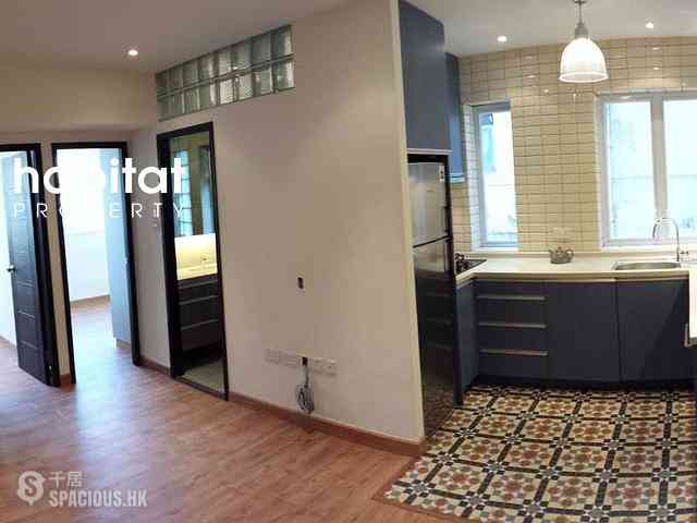 Causeway Bay - Lai Yuen Apartments 01