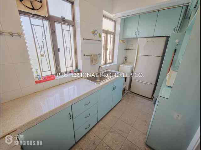 Stubbs Road - Miramar Villa 05