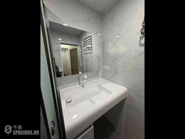 Mong Kok - Kin Wong Mansion Phase 2 04