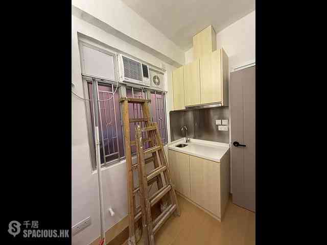 Mong Kok - Kin Wong Mansion Phase 2 06