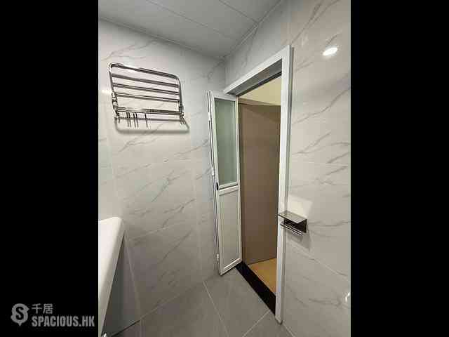 Mong Kok - Kin Wong Mansion Phase 2 07