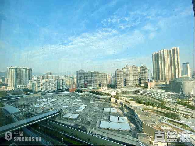 West Kowloon - The Arch Star Tower (Block 2) 02