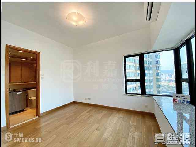 West Kowloon - The Arch Star Tower (Block 2) 03