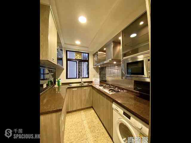 West Kowloon - The Arch Star Tower (Block 2) 05