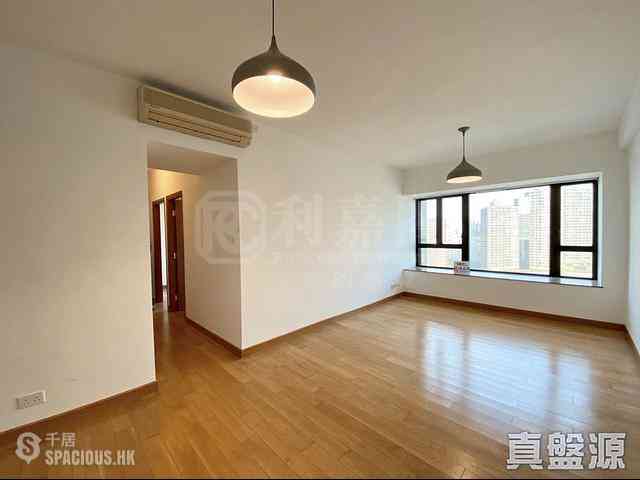 West Kowloon - The Arch Star Tower (Block 2) 07