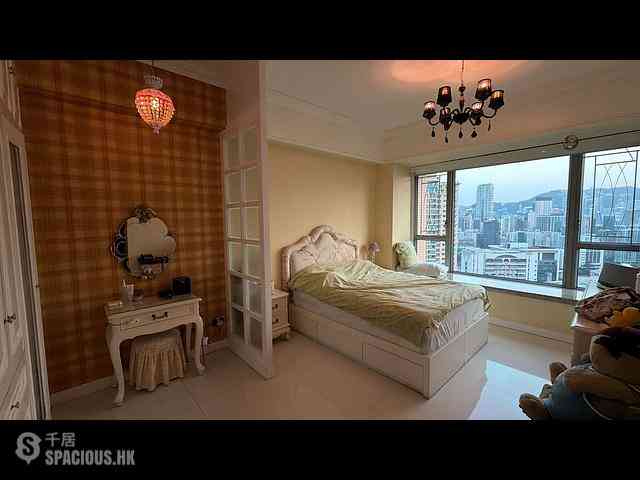 Yau Ma Tei - Parc Palais Block 9 04