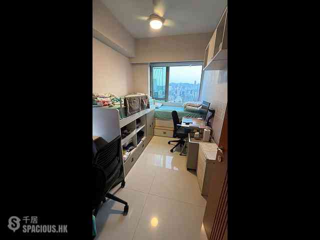Yau Ma Tei - Parc Palais Block 9 07