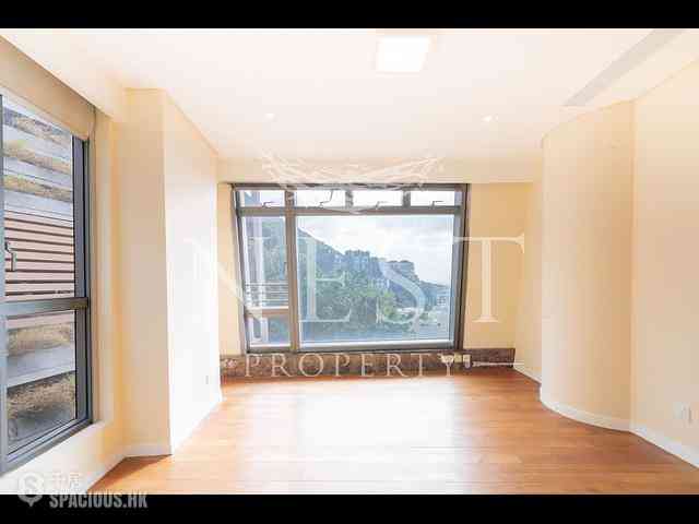 Repulse Bay - The Lily 15