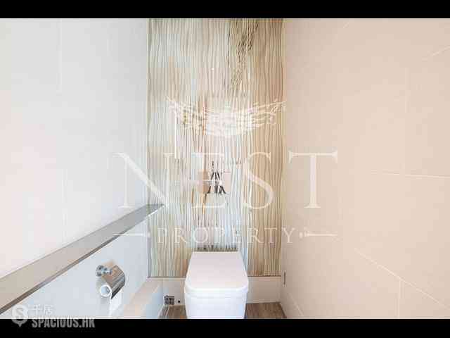 Repulse Bay - The Lily 17
