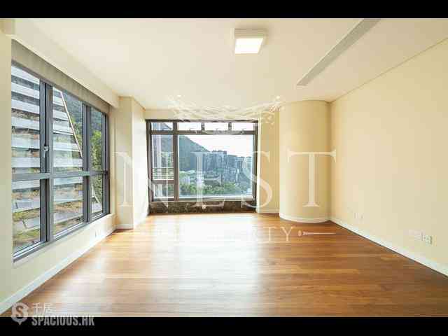 Repulse Bay - The Lily 23