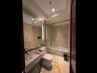 Wan Chai - The Avenue Phase 2 05