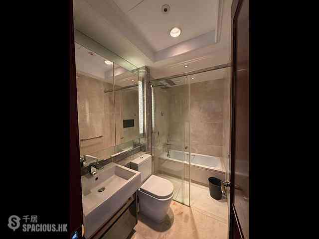Wan Chai - The Avenue Phase 2 05