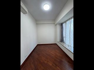 Wan Chai - The Avenue Phase 2 06