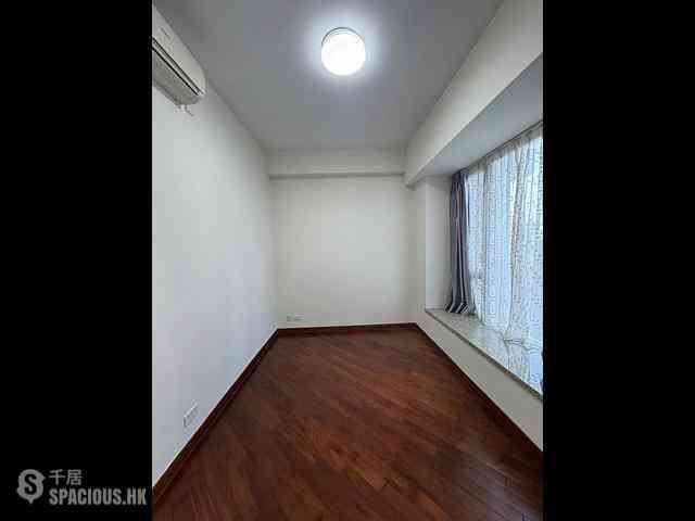 Wan Chai - The Avenue Phase 2 06