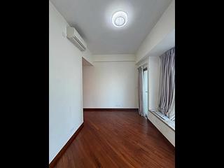Wan Chai - The Avenue Phase 2 07