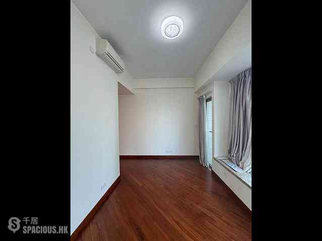 Wan Chai - The Avenue Phase 2 07
