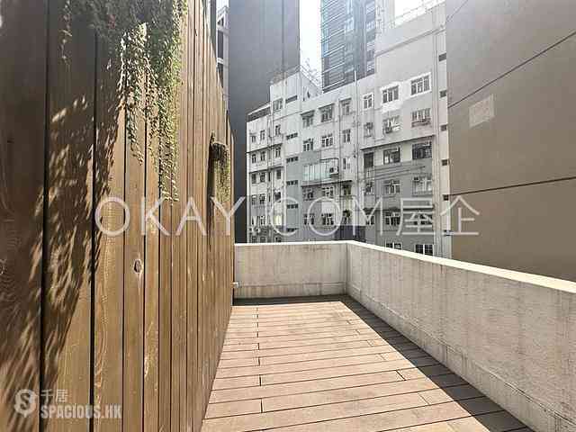 Central - Sunny Building 01