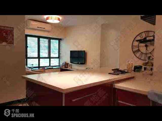 Kennedy Town - Serene Court 05