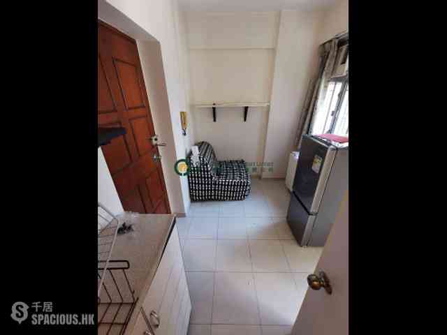 Sai Ying Pun - Tak Lee Building 01
