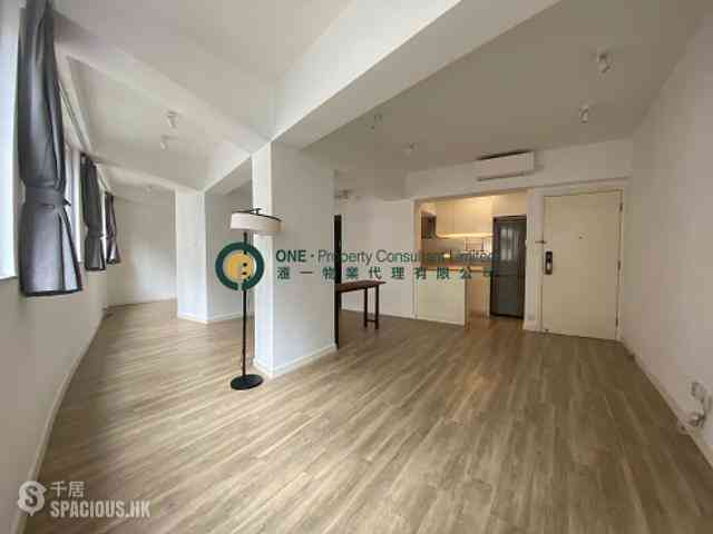 Sai Ying Pun - Sun Luen Building 01
